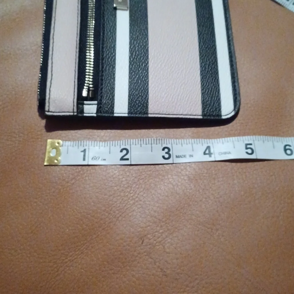 > Kate Spade Striped Black and Tan Wristlet